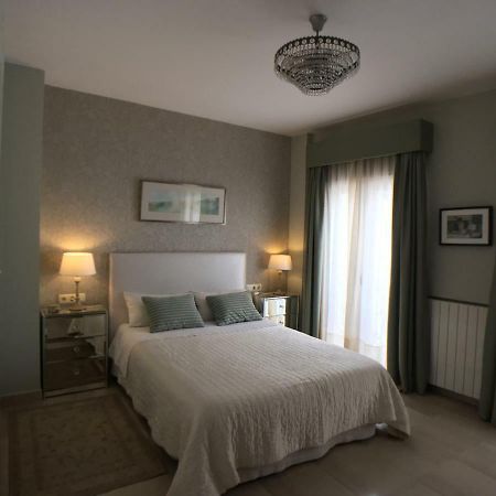 Guest House Europa 12 Sevilla Bagian luar foto