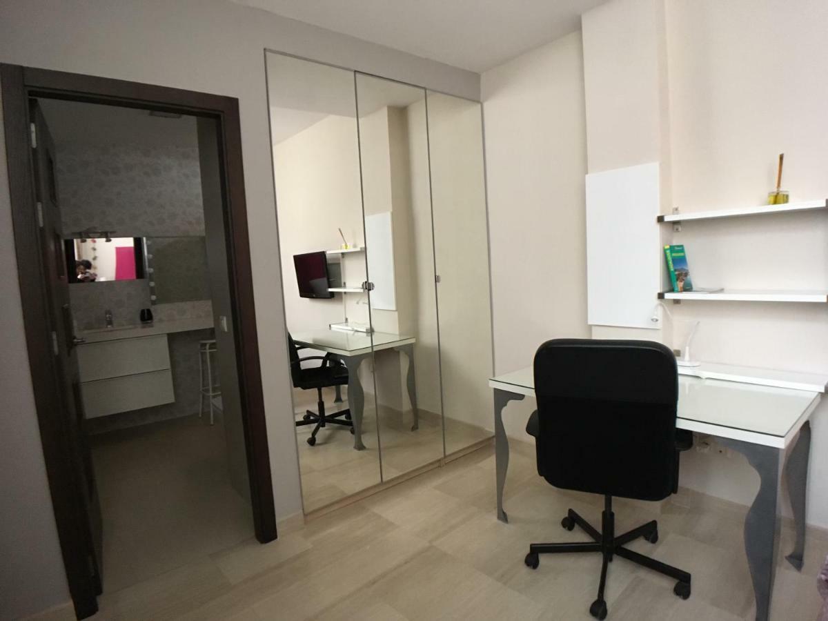 Guest House Europa 12 Sevilla Bagian luar foto
