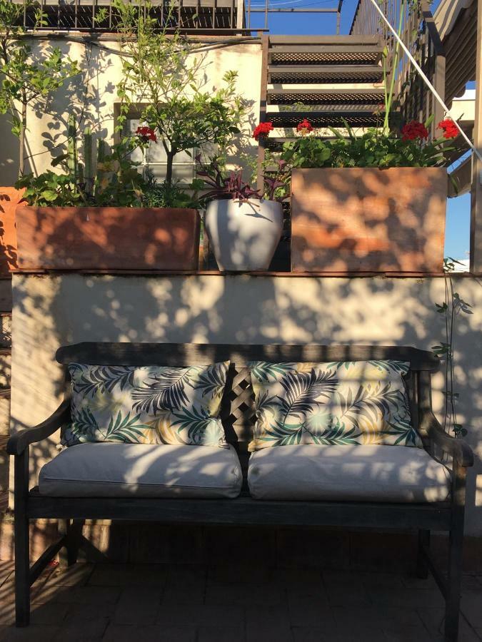 Guest House Europa 12 Sevilla Bagian luar foto